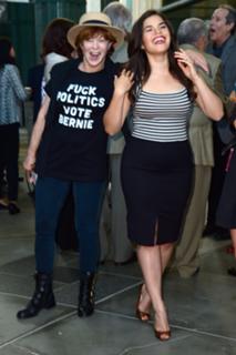 America Ferrera feet photo thumbnail
