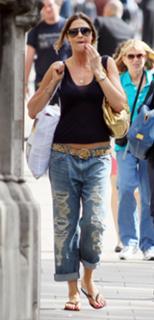 Lisa Snowdon feet photo thumbnail
