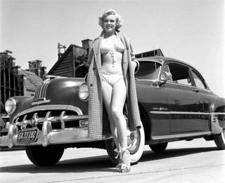 Marilyn Monroe feet photo thumbnail