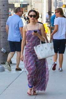 Emmy Rossum feet photo thumbnail