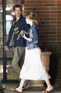 Emma Stone feet photo thumbnail
