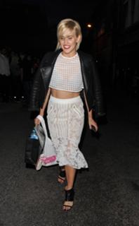 Ashley Roberts feet photo thumbnail