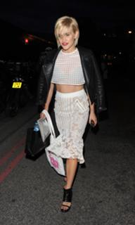Ashley Roberts feet photo thumbnail