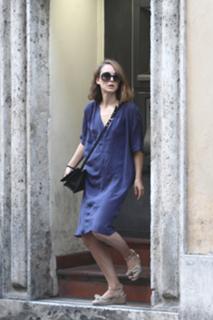 Natalie Portman feet photo thumbnail