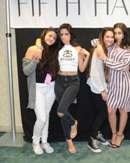 Camila Cabello feet photo thumbnail