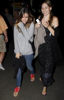 Rachel Bilson feet photo thumbnail