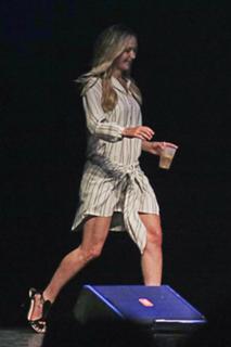 Jennifer Lawrence feet photo thumbnail