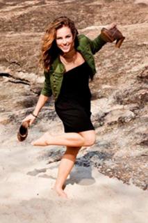 Paolla Oliveira feet photo thumbnail