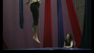 Paolla Oliveira feet photo thumbnail