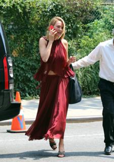 Uma Thurman feet photo thumbnail