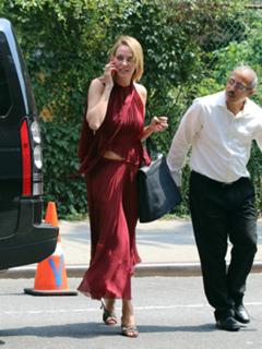 Uma Thurman feet photo thumbnail