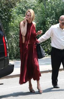 Uma Thurman feet photo thumbnail