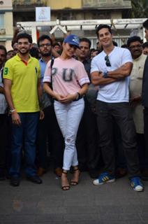 Jacqueline Fernandez feet photo thumbnail