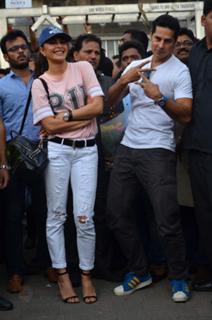 Jacqueline Fernandez feet photo thumbnail