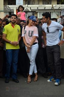 Jacqueline Fernandez feet photo thumbnail