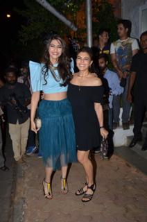 Jacqueline Fernandez feet photo thumbnail