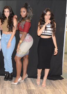 Camila Cabello feet photo thumbnail
