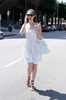 Emmy Rossum feet photo thumbnail