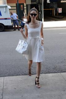 Emmy Rossum feet photo thumbnail