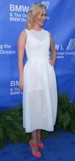 January Jones feet photo thumbnail