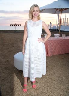 January Jones feet photo thumbnail