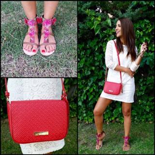 Paula Echevarría feet photo thumbnail