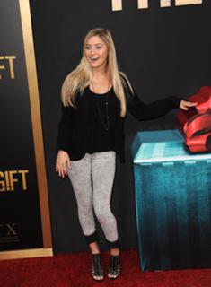 Justine Ezarik feet photo thumbnail
