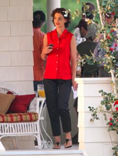 Katie Holmes feet photo thumbnail
