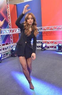 Sabrina Sato feet photo thumbnail
