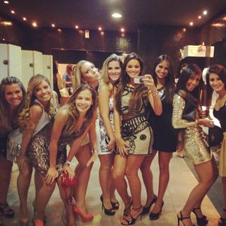 Bruna Marquezine feet photo thumbnail
