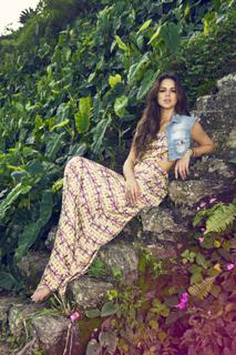 Bruna Marquezine feet photo thumbnail