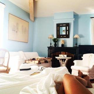 Kimberley Garner feet photo thumbnail