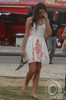 Bruna Marquezine feet photo thumbnail