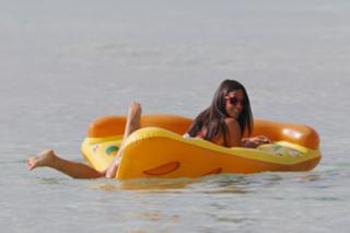 Claudia Romani feet photo thumbnail