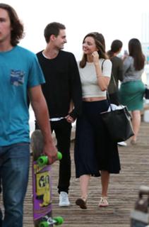 Miranda Kerr feet photo thumbnail