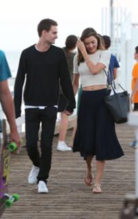 Miranda Kerr feet photo thumbnail