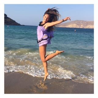 Athina Oikonomakou feet photo thumbnail