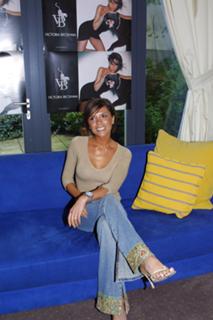 Victoria Beckham feet photo thumbnail