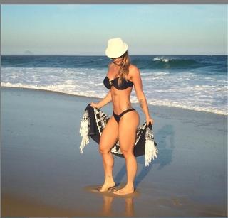 Kelly Key feet photo thumbnail