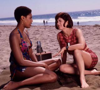 Dana Delany feet photo thumbnail