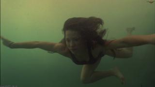 Evangeline Lilly feet photo thumbnail