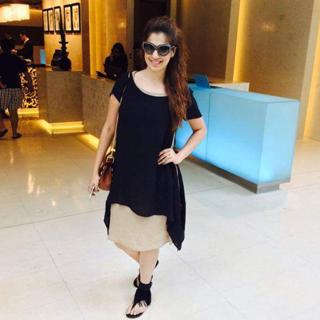 Raai Laxmi feet photo thumbnail