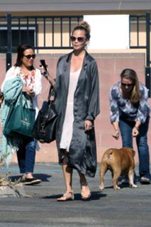 Chrissy Teigen feet photo thumbnail