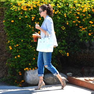 Emmy Rossum feet photo thumbnail