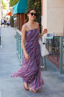 Emmy Rossum feet photo thumbnail