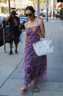 Emmy Rossum feet photo thumbnail
