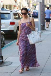 Emmy Rossum feet photo thumbnail