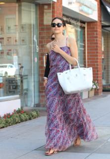 Emmy Rossum feet photo thumbnail