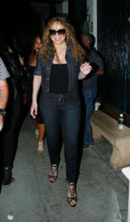 Mariah Carey feet photo thumbnail