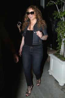 Mariah Carey feet photo thumbnail